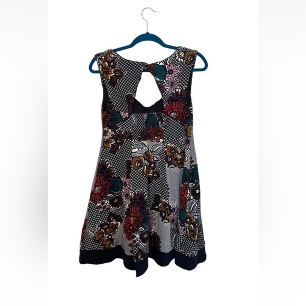ANTHROPOLOGIE MAEVE Fairchild Navy Floral Stretchy Fit & Flare Dress Medium EUC! - Picture 3 of 4